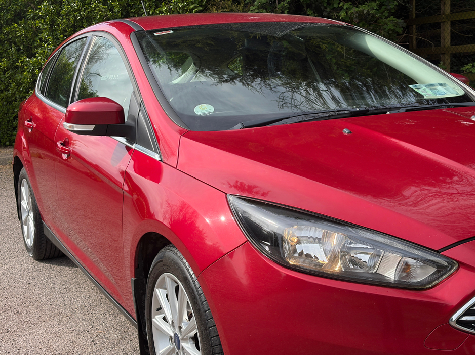 2018 Ford Focus - image 10