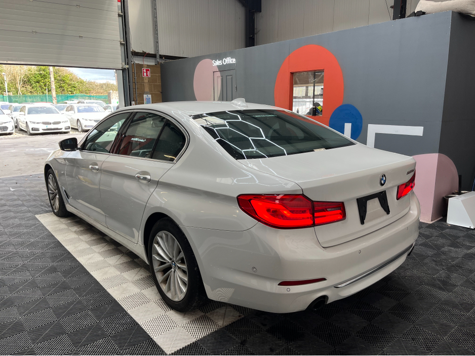 2017 BMW 5 Series - image 4