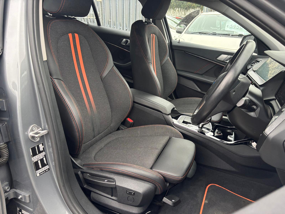 2022 BMW 1 Series - image 3