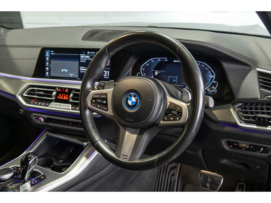 2023 BMW X5 - image 9