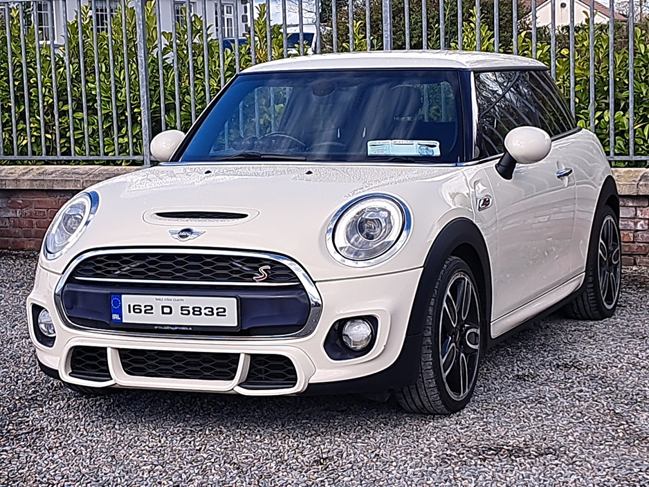 2016 MINI Cooper S - image 11