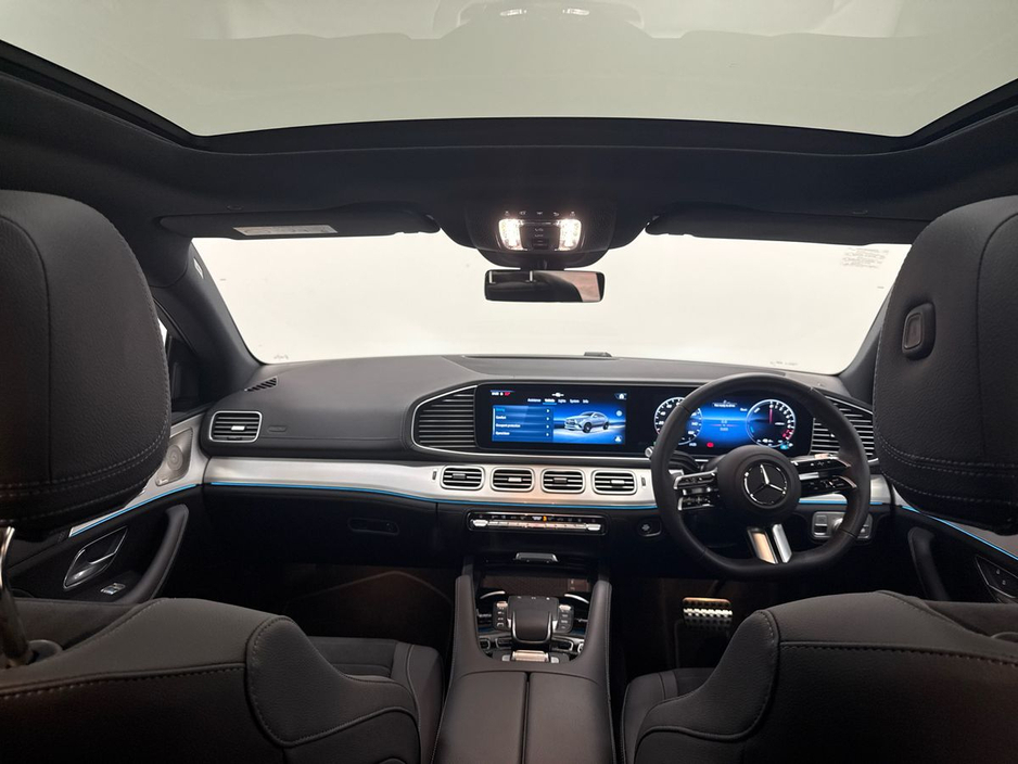 2025 Mercedes-Benz GLE Class - image 2