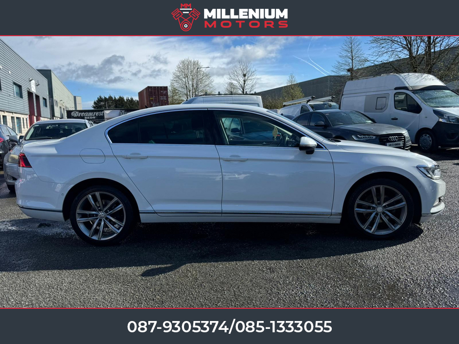 2016 Volkswagen Passat - image 2