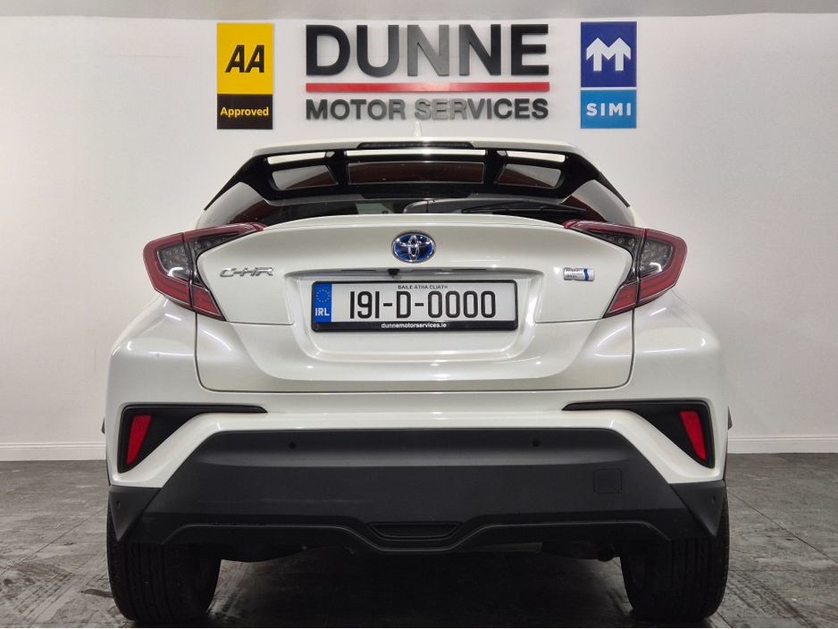 2019 Toyota C-HR **SPORT HYBRID**AUTO**KEYLESS ENTRY AND START**ANDROID/APPLE RADIO MEDIA UNIT**18" DIAMOND CUT ALLOYS**REVERSE CAMERA**HALF LEATHER SEATS**LANE DEPARTURE WARNING**ADAPTIVE CRUISE CONTROL**BLIND SPOT €21,949