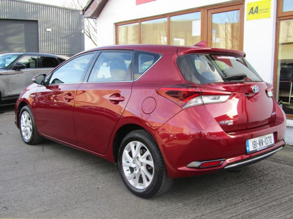 2018 Toyota Auris Hybrid Luna 4DR Auto €16,950