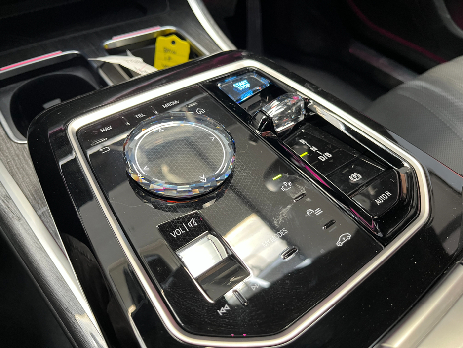 2024 BMW i7 - image 33