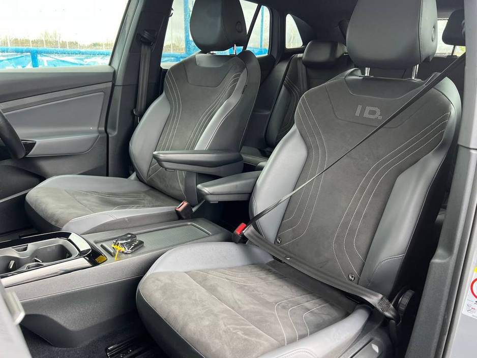 2023 Volkswagen ID.4 PRO LIFE 77KWH // DIGITAL CLUSTER // APPLE CARPLAY/ANDROID AUTO // DIAMOND CUT ALLOYS €24,250