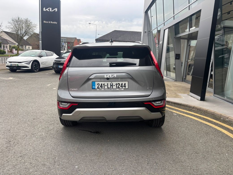 2024 Kia Niro - image 7
