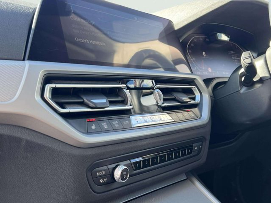 2019 BMW 3 Series - image 30