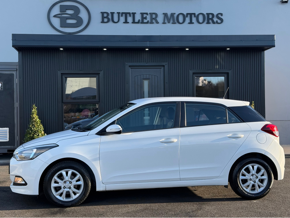 2017 Hyundai i20 - image 4