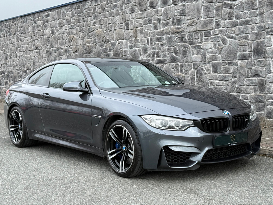 2015 BMW M4 - image 10