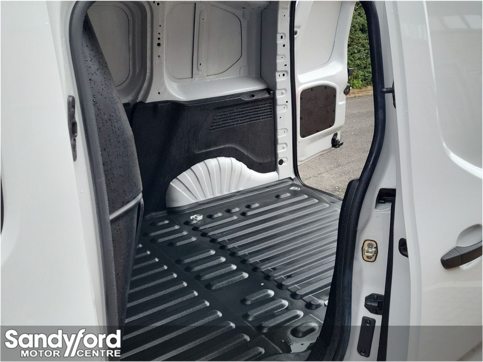 2024 Peugeot Partner PARTNER PRO PLUS1.5 HDI 100 65 €17,845