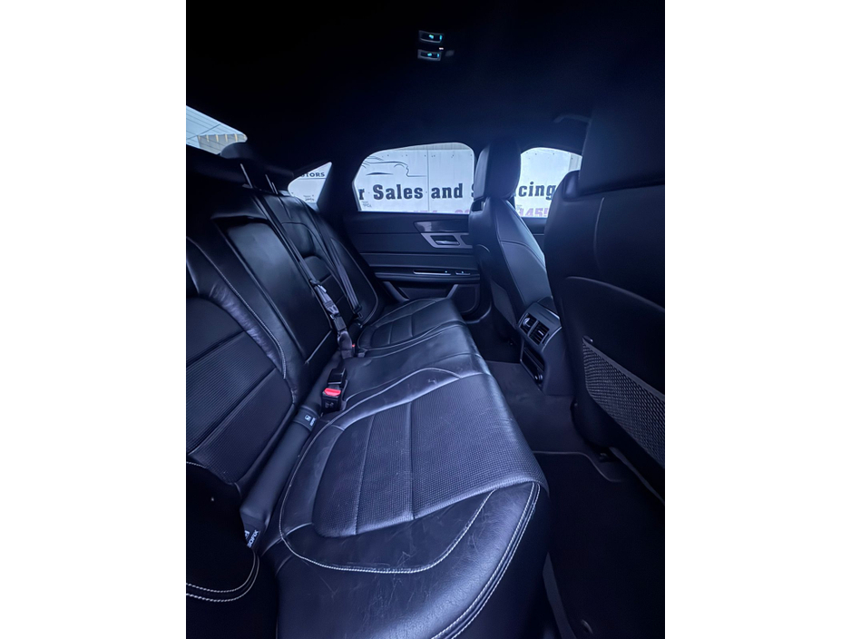 2017 Jaguar XF - image 3