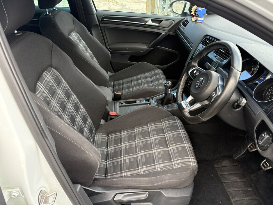 2017 Volkswagen Golf 2.0TDI 3DR 184HP GTD €17,995