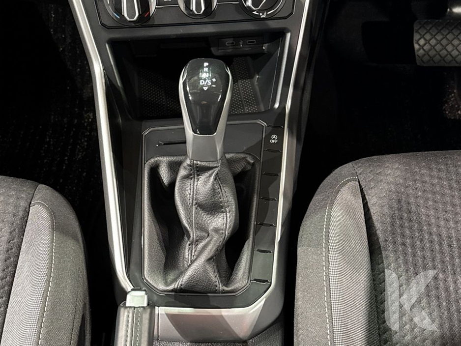 2022 Volkswagen Polo - image 18