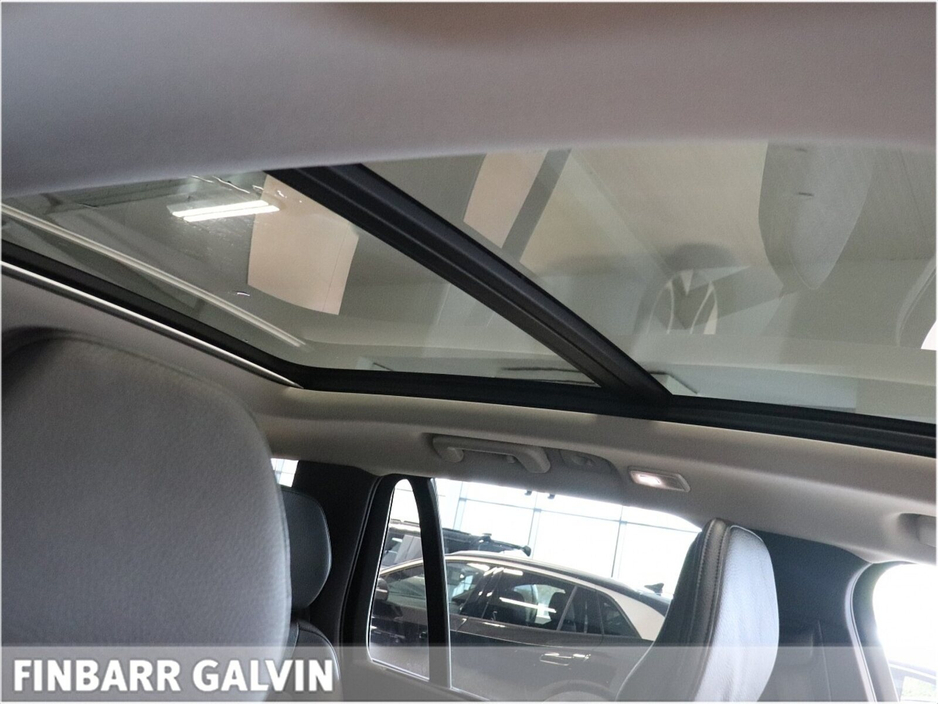 2022 Volvo XC90 - image 16