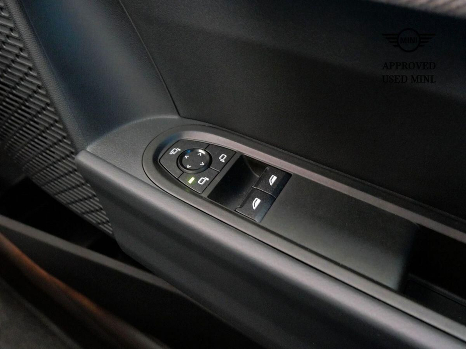 2024 MINI Hatch Cooper C 3 Door €34,900