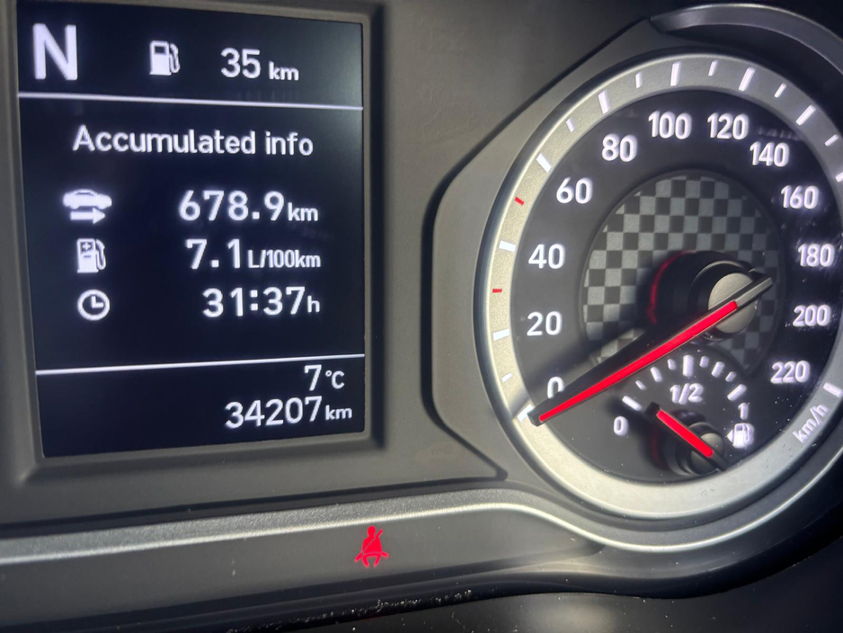 2023 Hyundai i10 - image 8