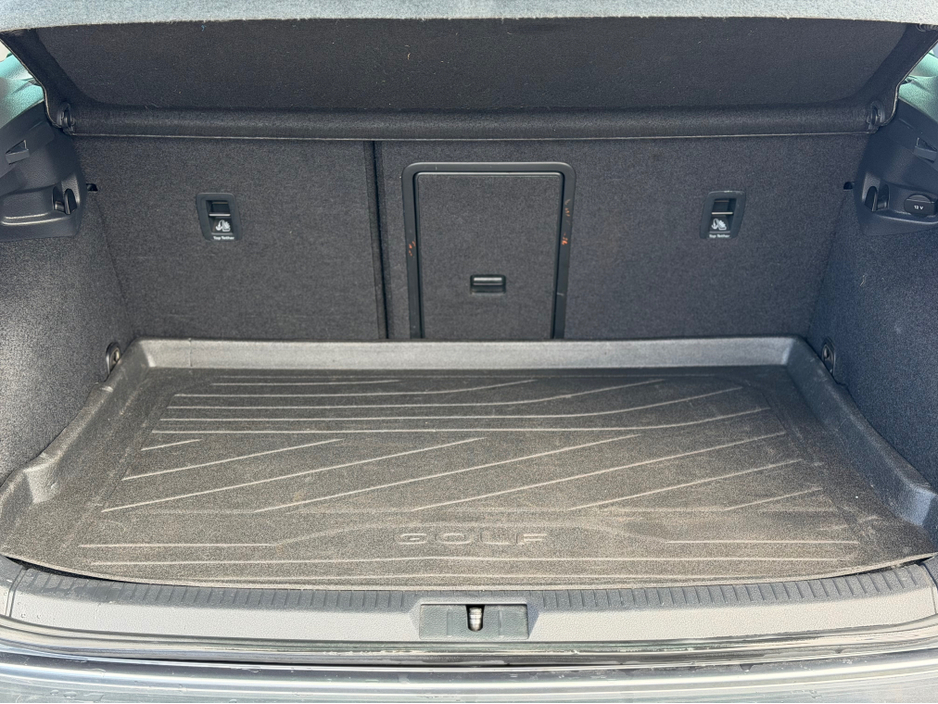 2019 Volkswagen Golf - image 11