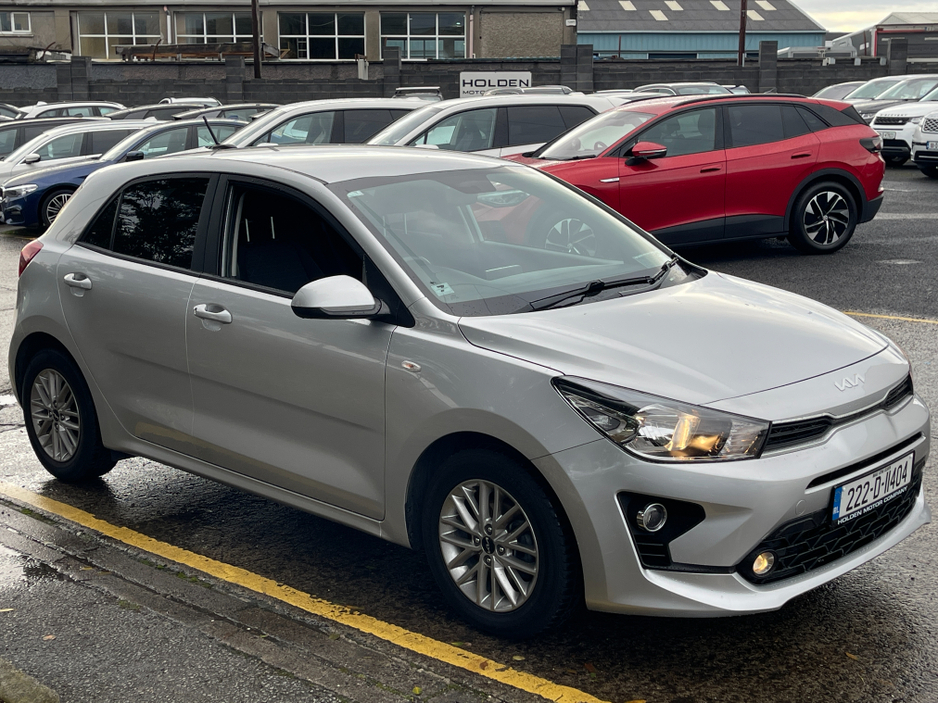 2022 Kia Rio - image 7