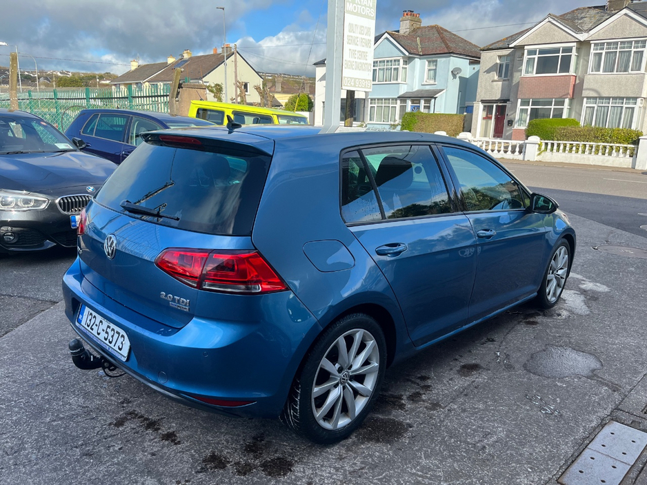 2013 Volkswagen Golf - image 3