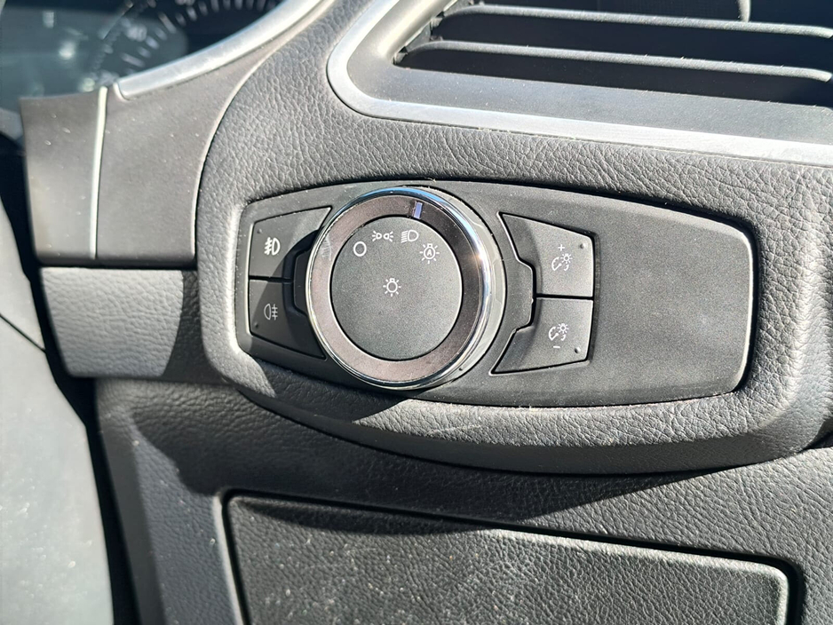 2017 Ford S-Max - image 21