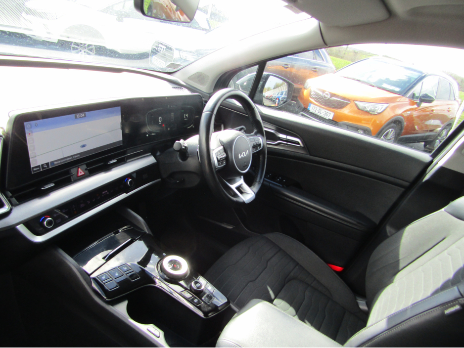 2022 Kia Sportage - image 9
