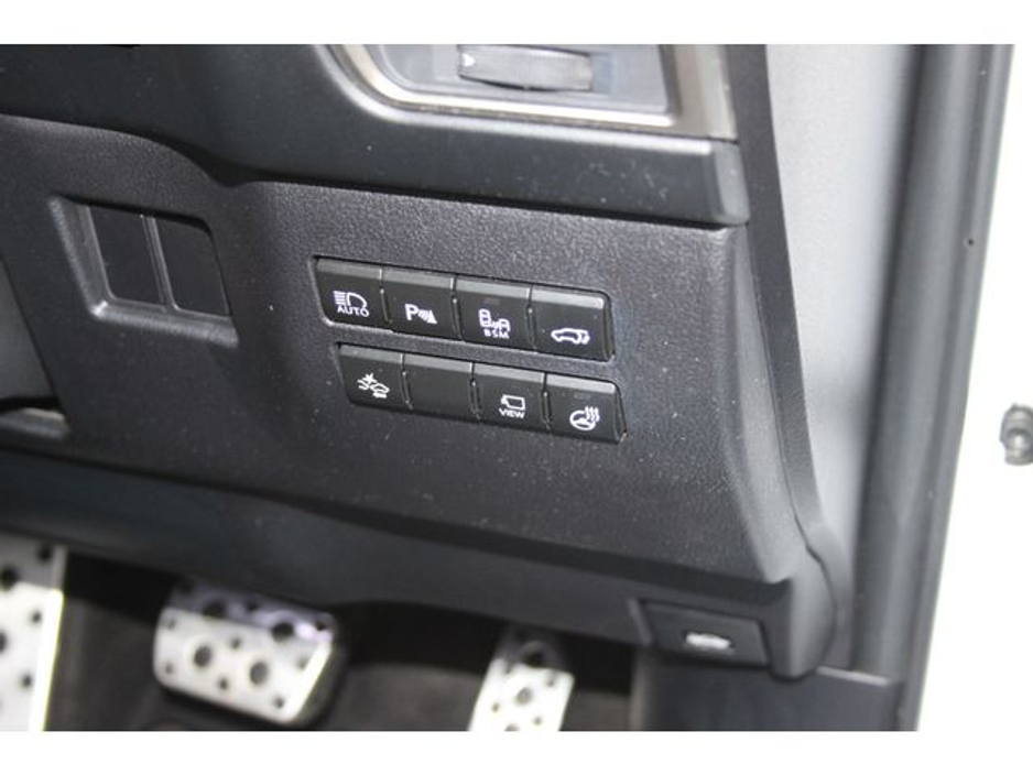 2017 Lexus NX 300 h F-Sport Panoramic Glass Roof - Mark Levinson Sound - Auto Seats €29,950