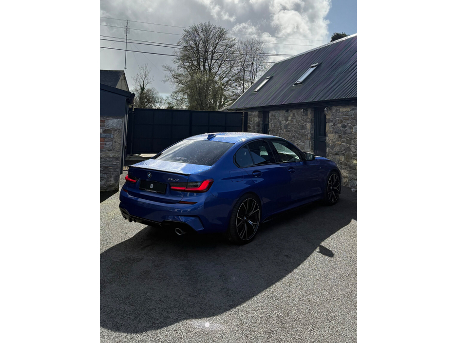 2020 BMW 3 Series - image 6