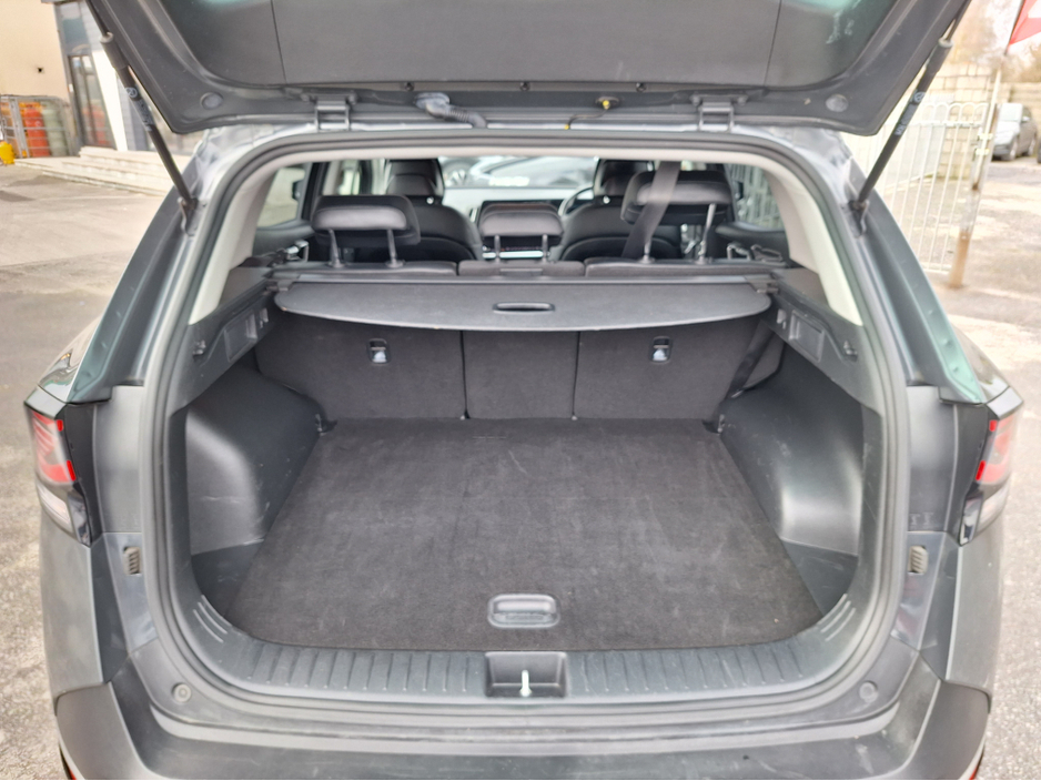 2023 Kia Sportage - image 8