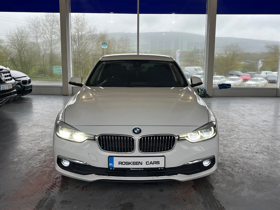 2017 BMW 3 Series - image 3