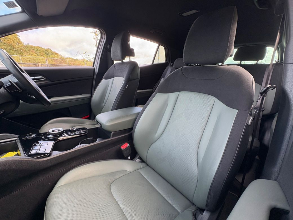 2025 Kia Sportage *2 year AA* 6 YEAR WARRANTY* Bluetooth, Touch Screen Infotainment System, All-Leather Seats, Reversing Camera,