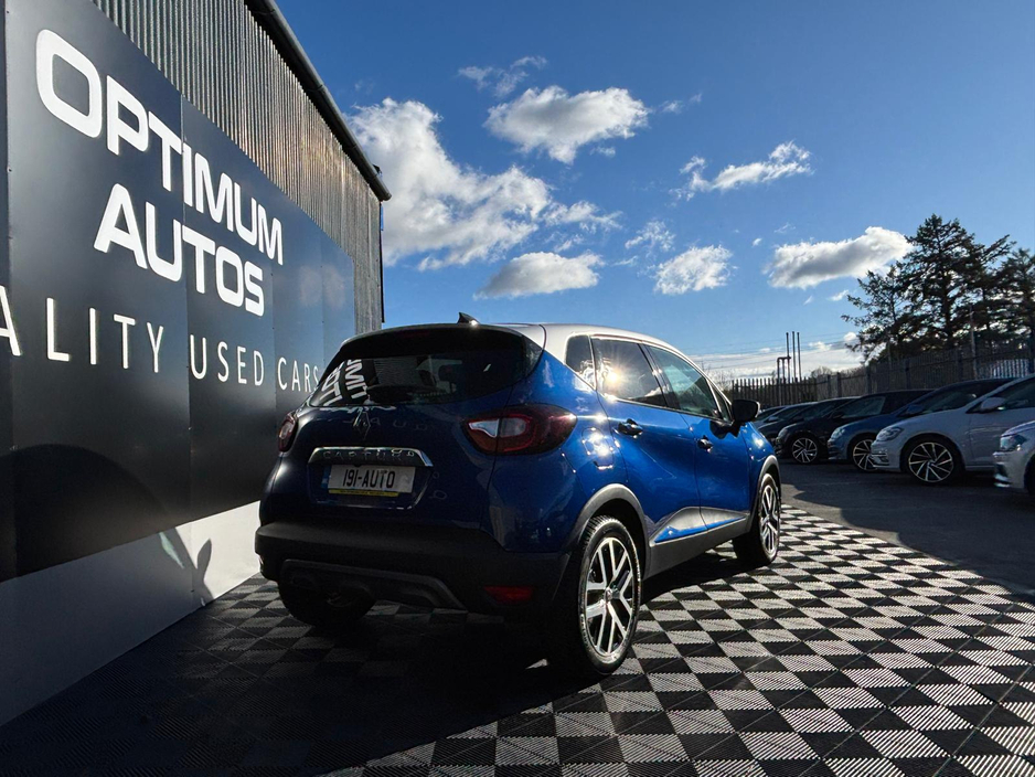 2019 Renault Captur - image 2