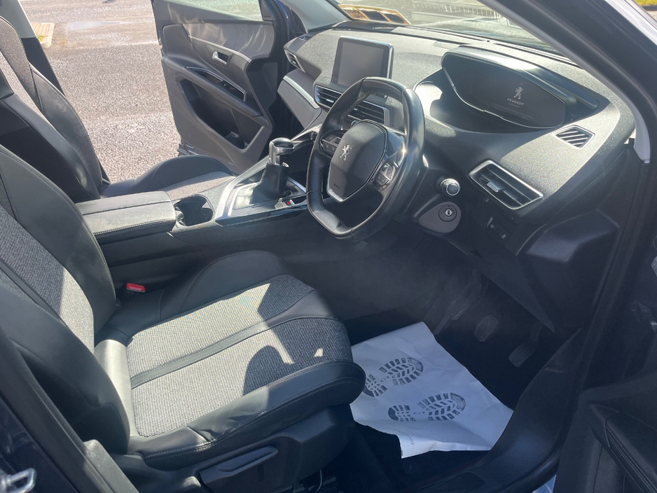 2019 Peugeot 5008 - image 15