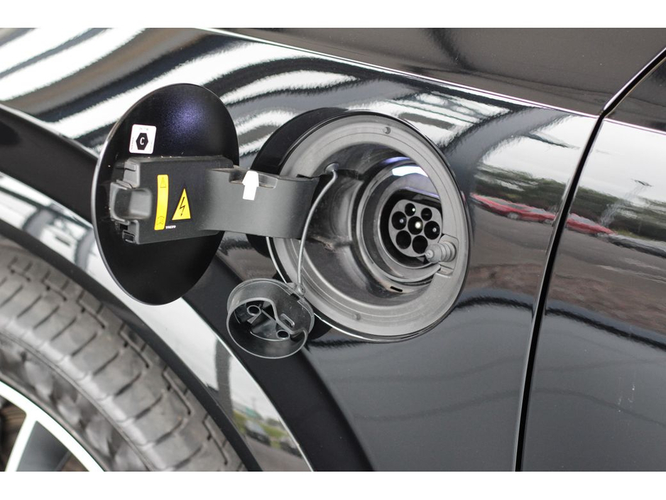 2022 Volvo XC90 RECHARGE T8 ULTIMATE DARK AWD €59,899