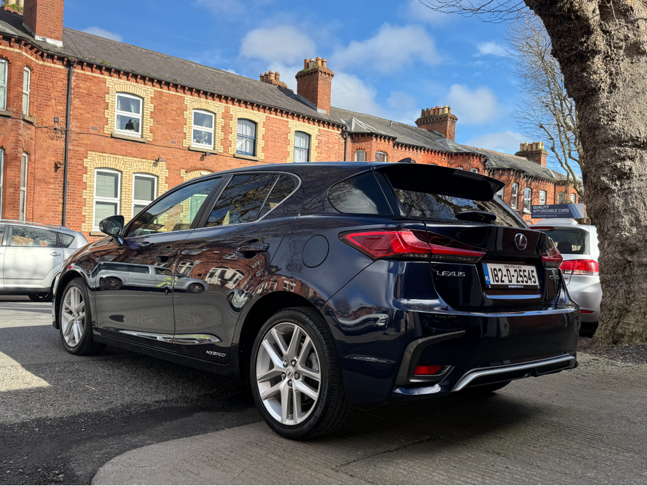 2018 Lexus CT 200 h - image 8
