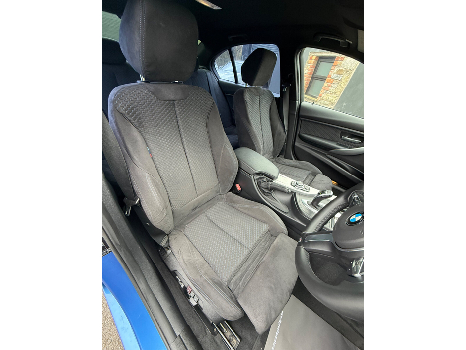 2013 BMW 3 Series - image 12