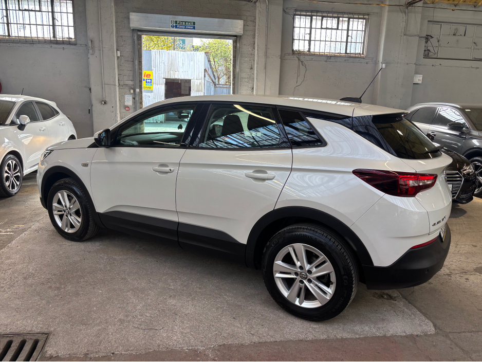 2018 Opel Grandland X - image 16