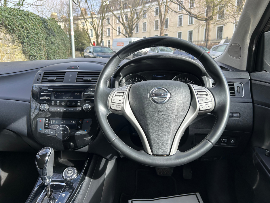 2015 Nissan Pulsar - image 16