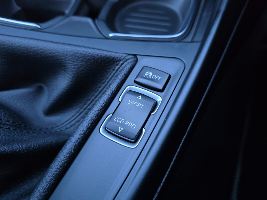 2015 BMW 1 Series - image 26