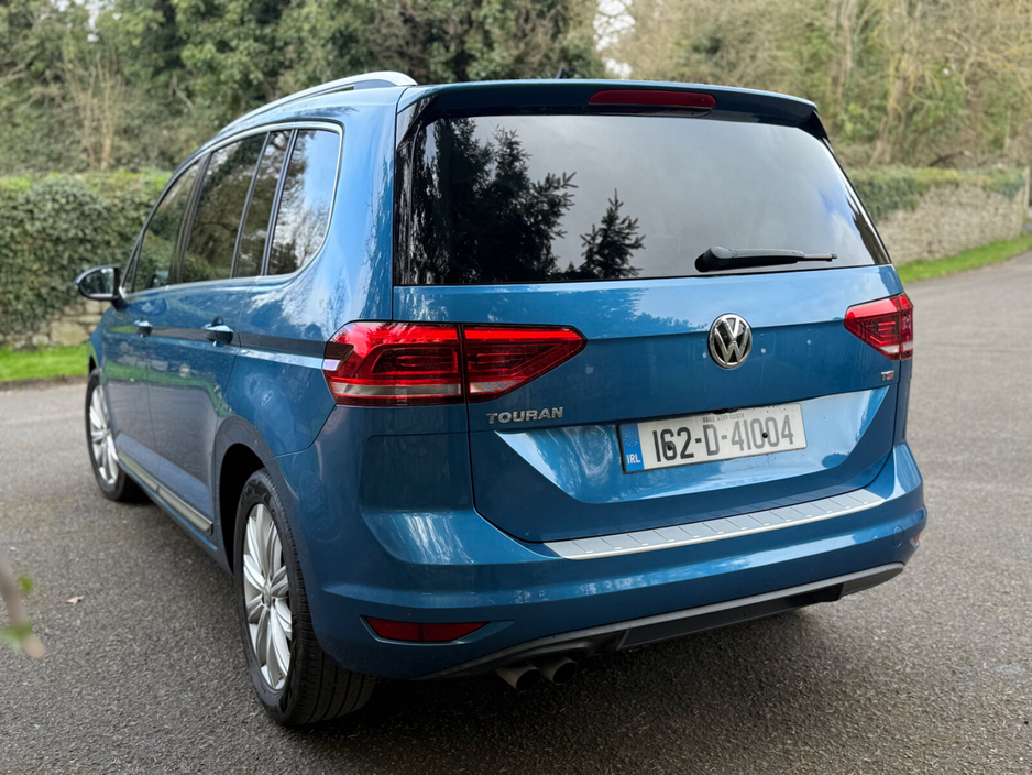 2016 Volkswagen Touran - image 6