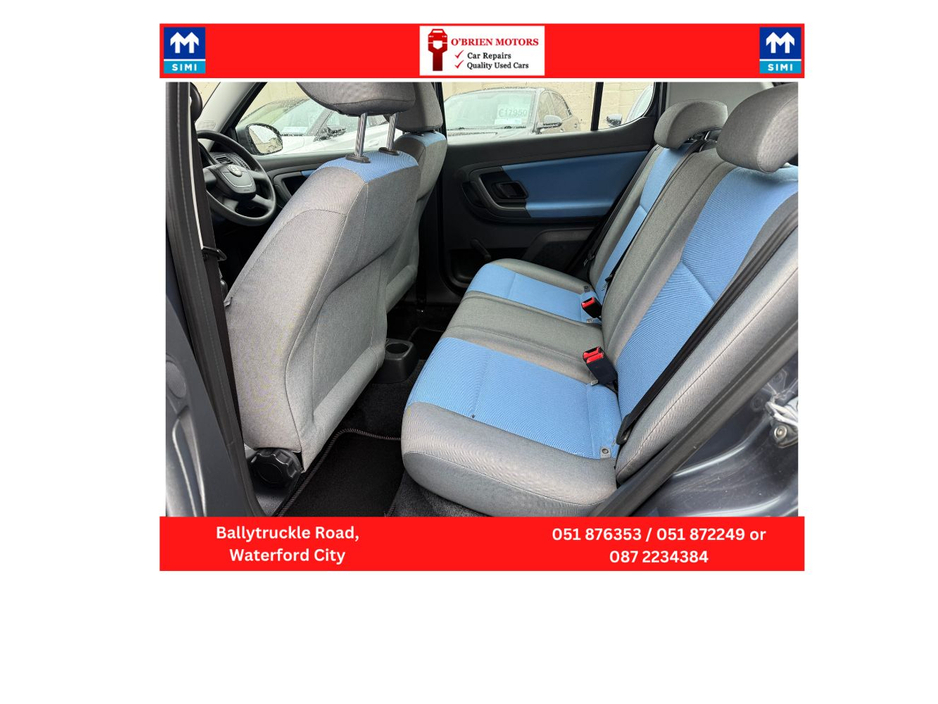 2012 Skoda Fabia - image 9