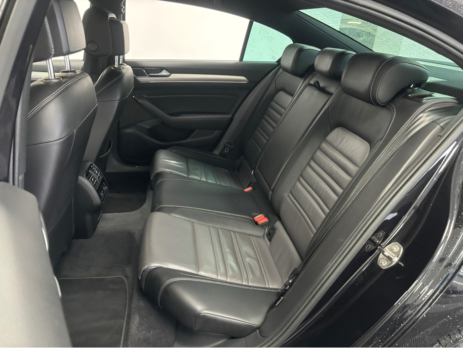 2017 Volkswagen Passat - image 14