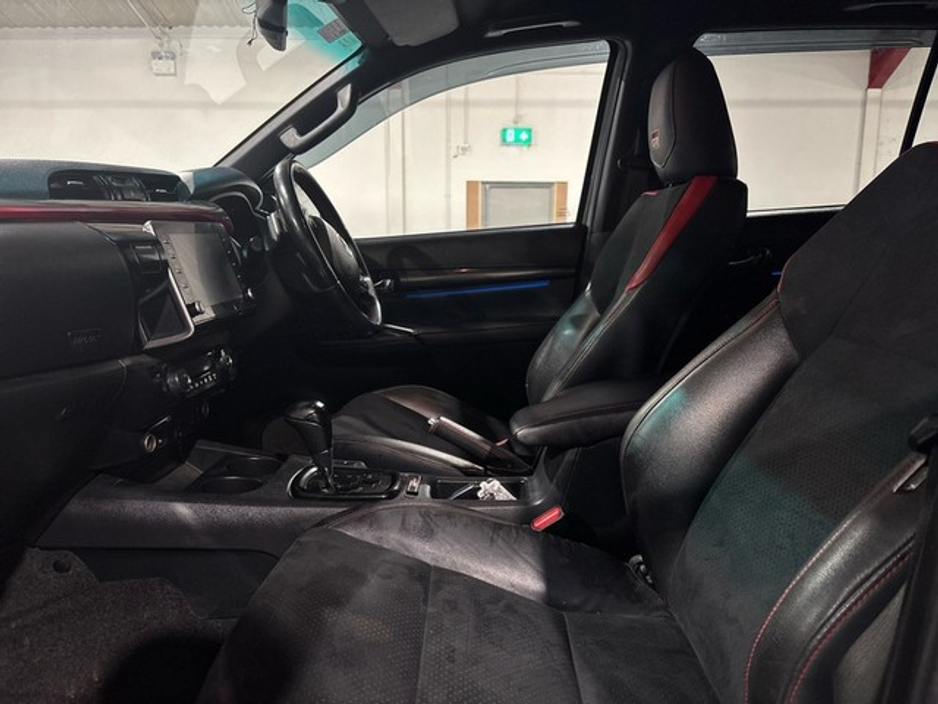 2023 Toyota Hilux 2.8 GR SPORT 4DR A AUTO €41,420