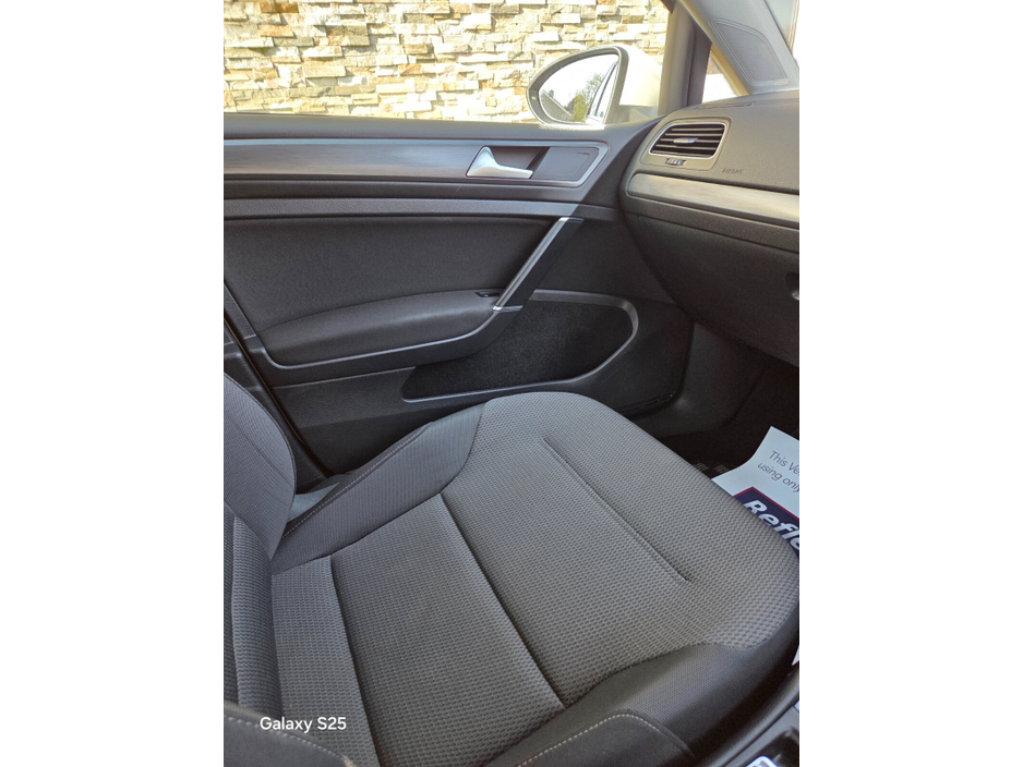 2017 Volkswagen Golf - image 19