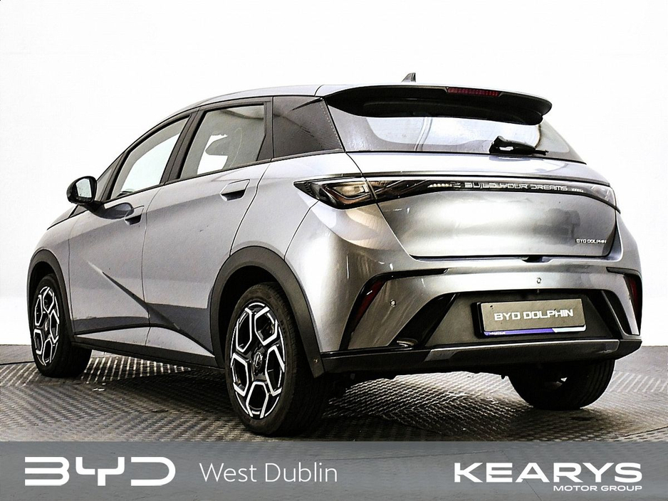 2024 BYD Dolphin - image 2
