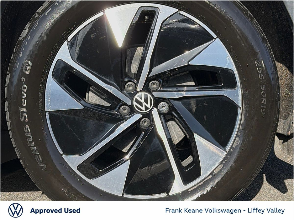 2023 Volkswagen ID.4 - image 8