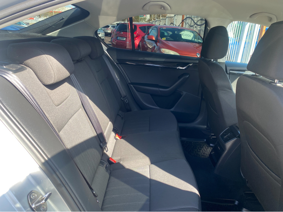 2018 Skoda Octavia - image 11
