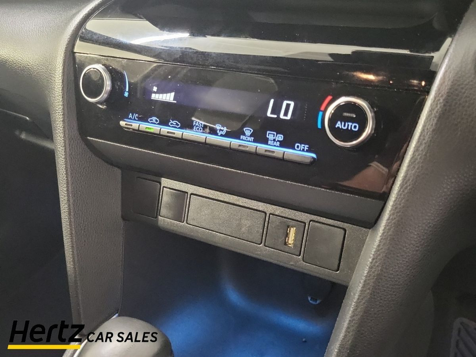 2023 Toyota Yaris Cross - image 20