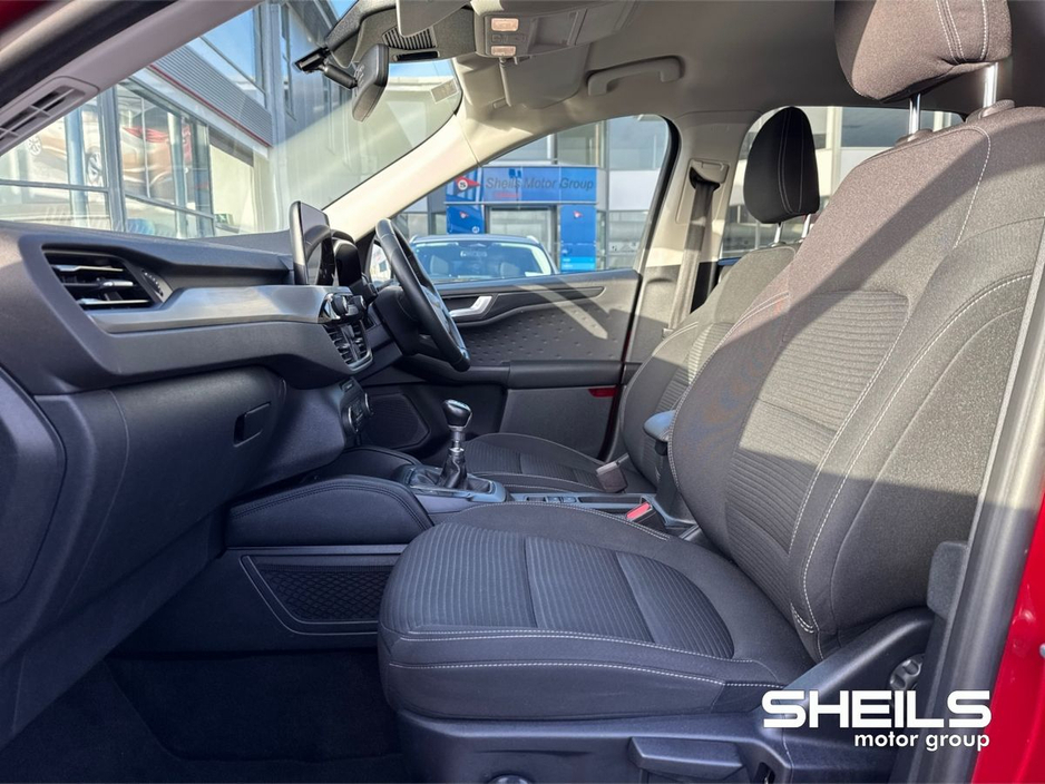 2020 Ford Kuga - image 5